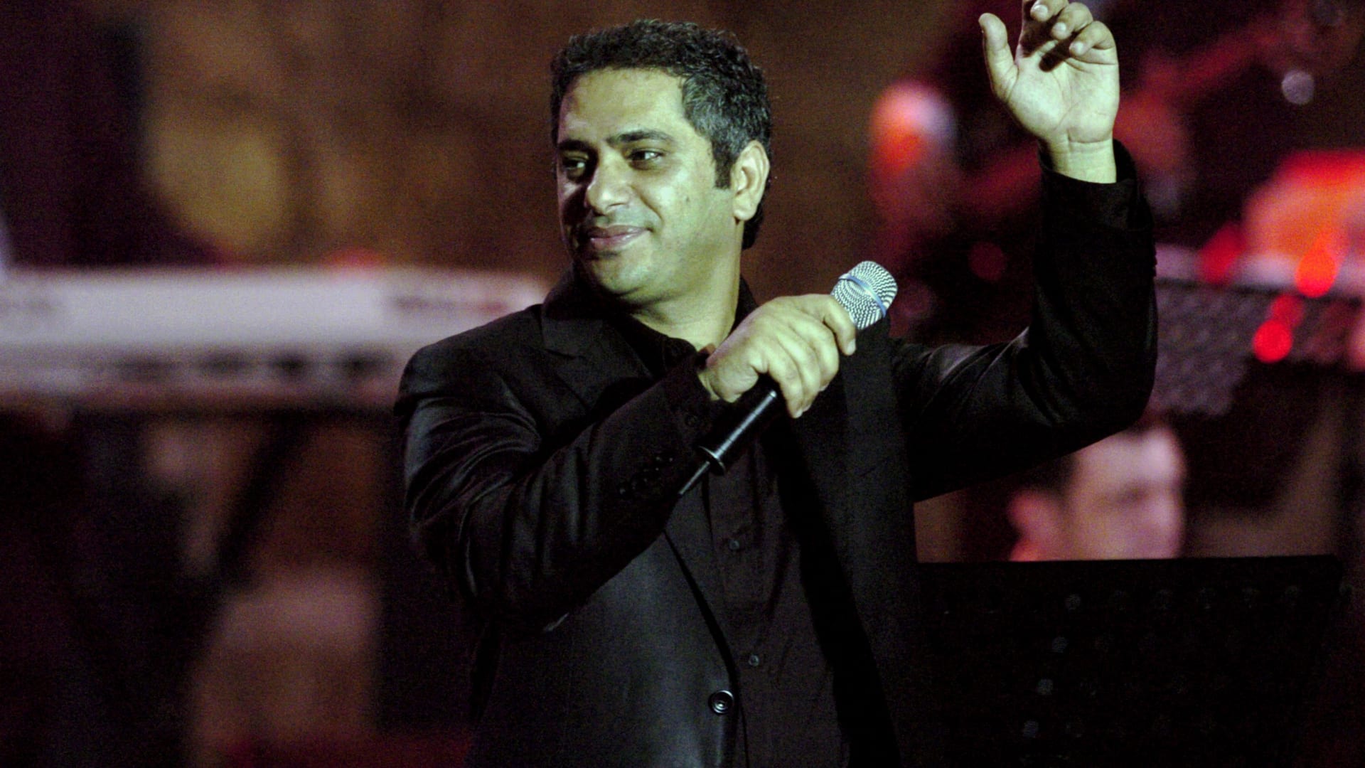 عمر حرقوص يكتب: فضل شاكر.. التقاء الخطَّين المتوازيين