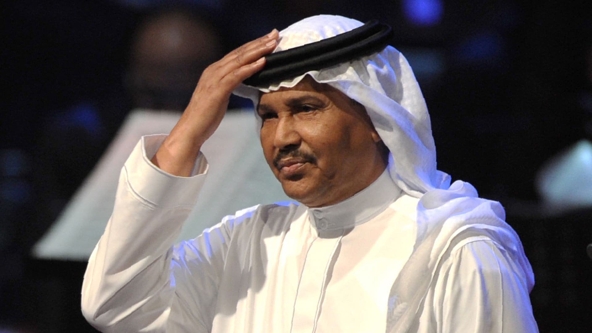 محمد عبده يطمئن الجمهور على صحته ويصدر ألبوم "الوفاء للبدر"