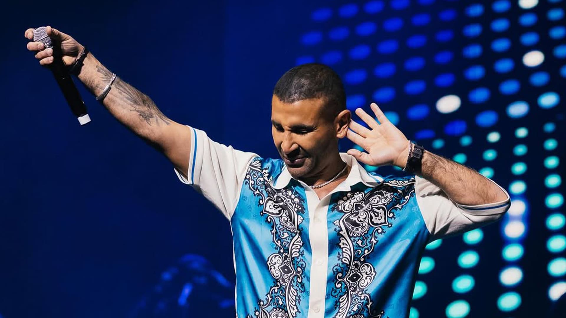 أحمد سعد يُعلن بدء رحلته مع إزالة الوشم عن جسده ويُعلق: "أحسن قراراتي"