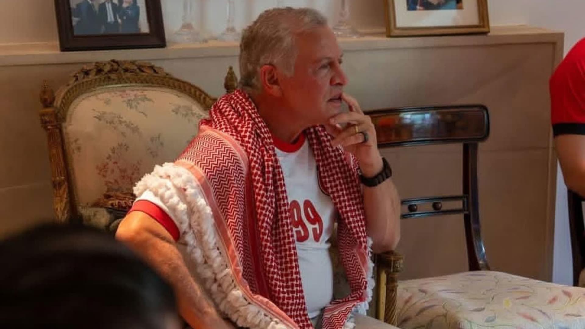 الأردن.. صورة واحدة تبرز للملك عبدالله من بين العديد من اللقطات خلال متابعة مباراة المنتخب من لندن