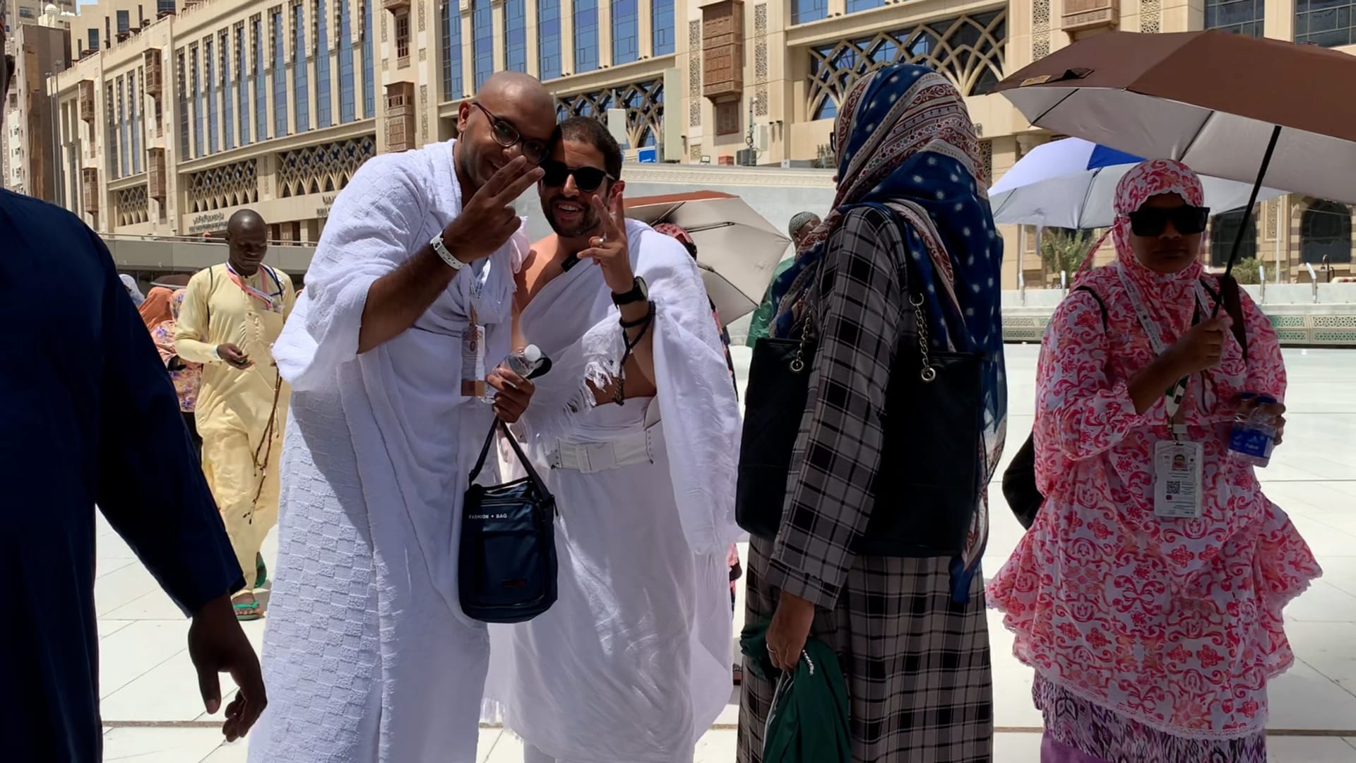 كاميرا CNN ترافق كريم الدمنهوري من أمريكا إلى أقدس بقاع الأرض الإسلامية برحلة حج شخصية