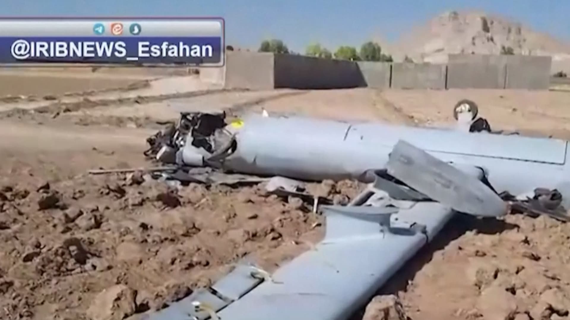 الإعلام الإيراني يستعرض لقطات يزعم أنها لمسيّرة إسرائيلية تم إسقاطها