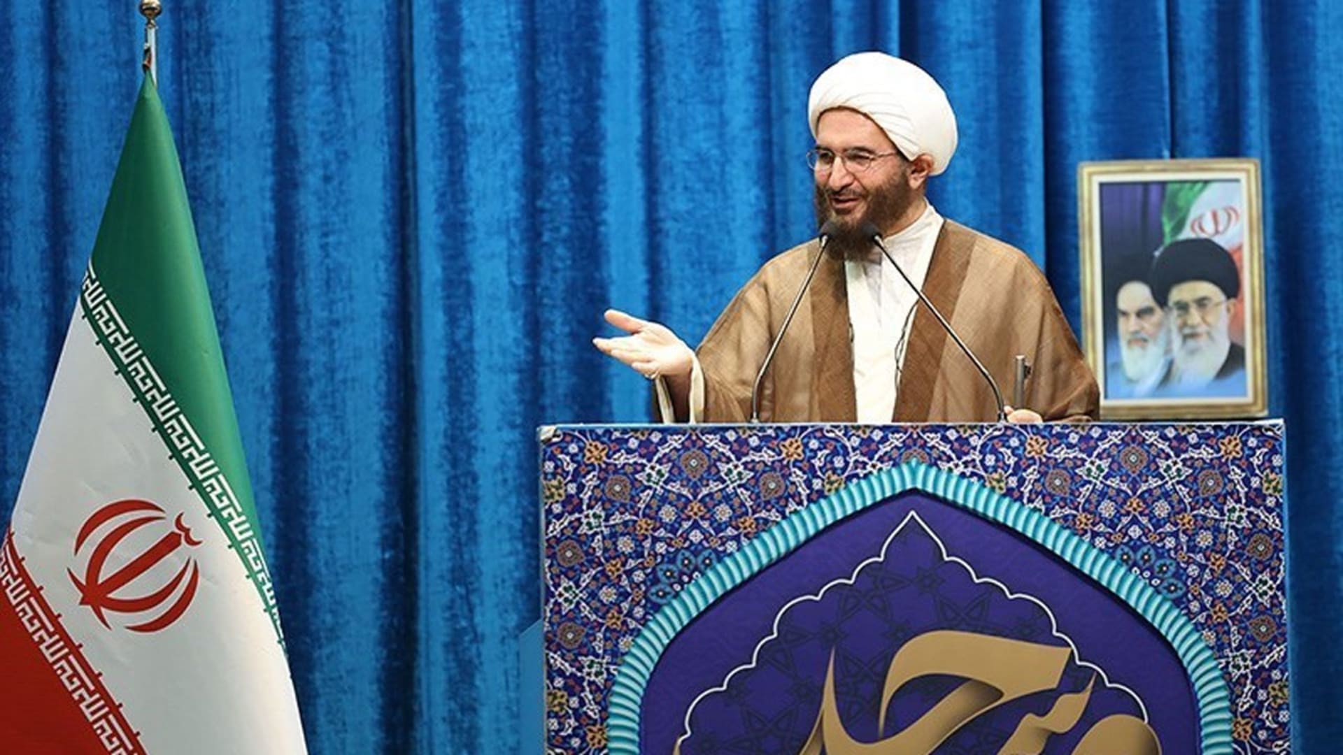 "يا لسذاجتهم".. خطيب الجمعة في طهران يشحن المشاعر وخروج آلاف بالاحتجاجات