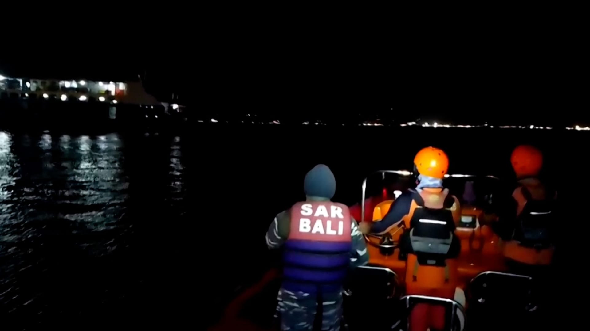 حادث عبارة مميت في بالي يترك العشرات في عداد المفقودين