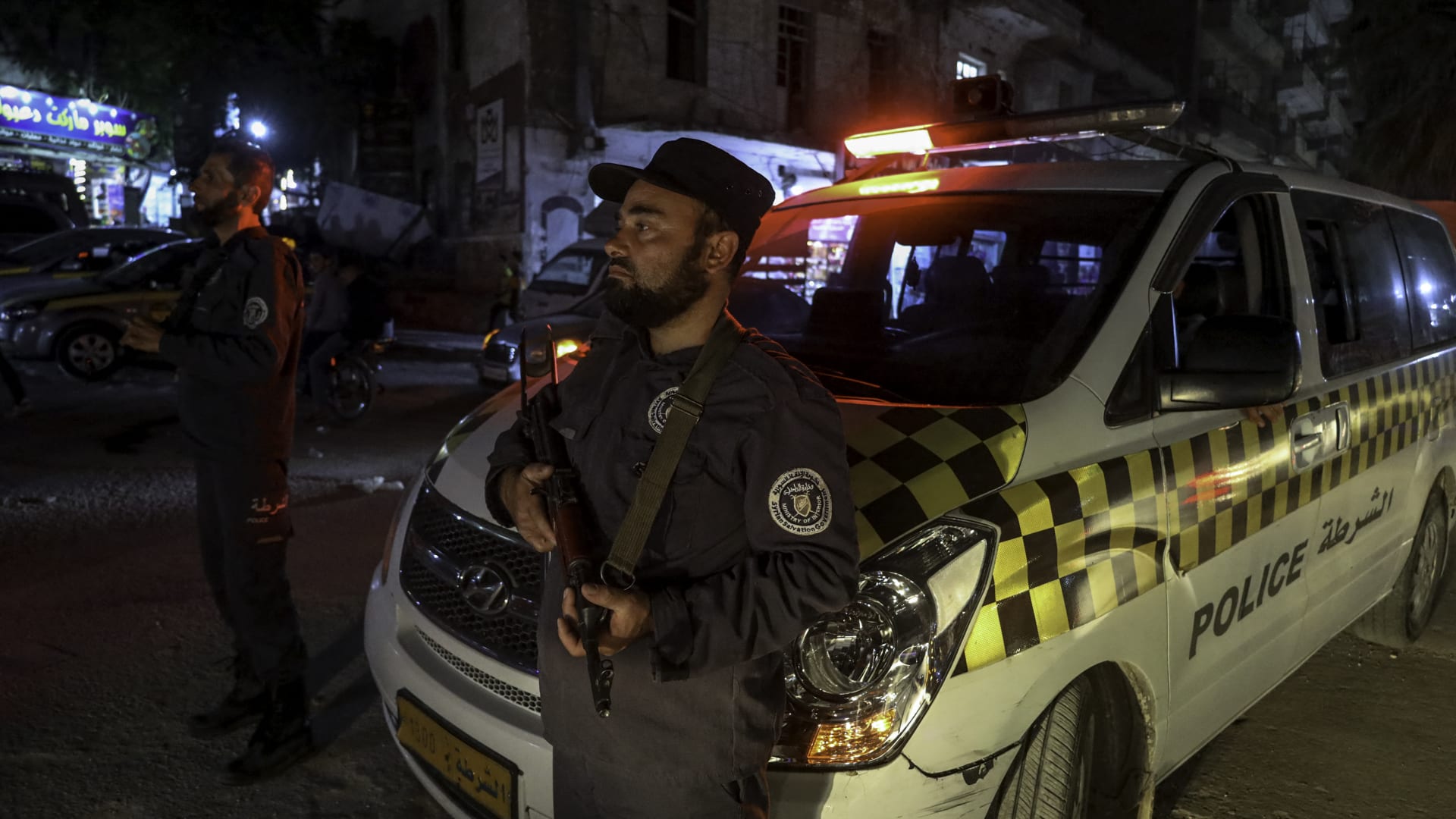سوريا: الداخلية تعلن اعتقال شخصين من "أبرز مجرمي الحرب" وتكشف عن جرائمهما
