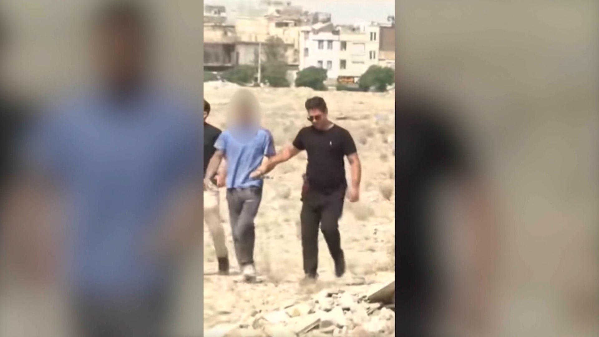 إيران تطرد نصف مليون لاجئ أفغاني.. واعترافات متلفزة مزعومة تدّعي تجسسهم لصالح إسرائيل