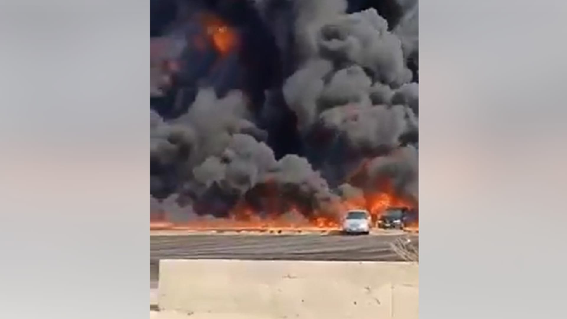 "حريق ضخم قرب مطار القاهرة".. فيديو عمره 5 سنوات يعود للرواج