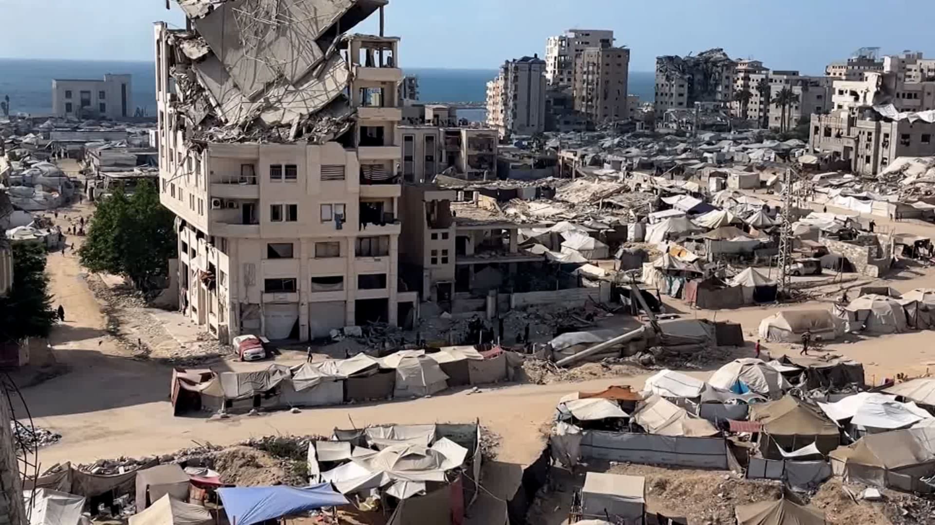 "لم يبق شيء ليحتلوه".. شاهد ردود فعل فلسطينيين على خطط إسرائيل للاستيلاء على غزة