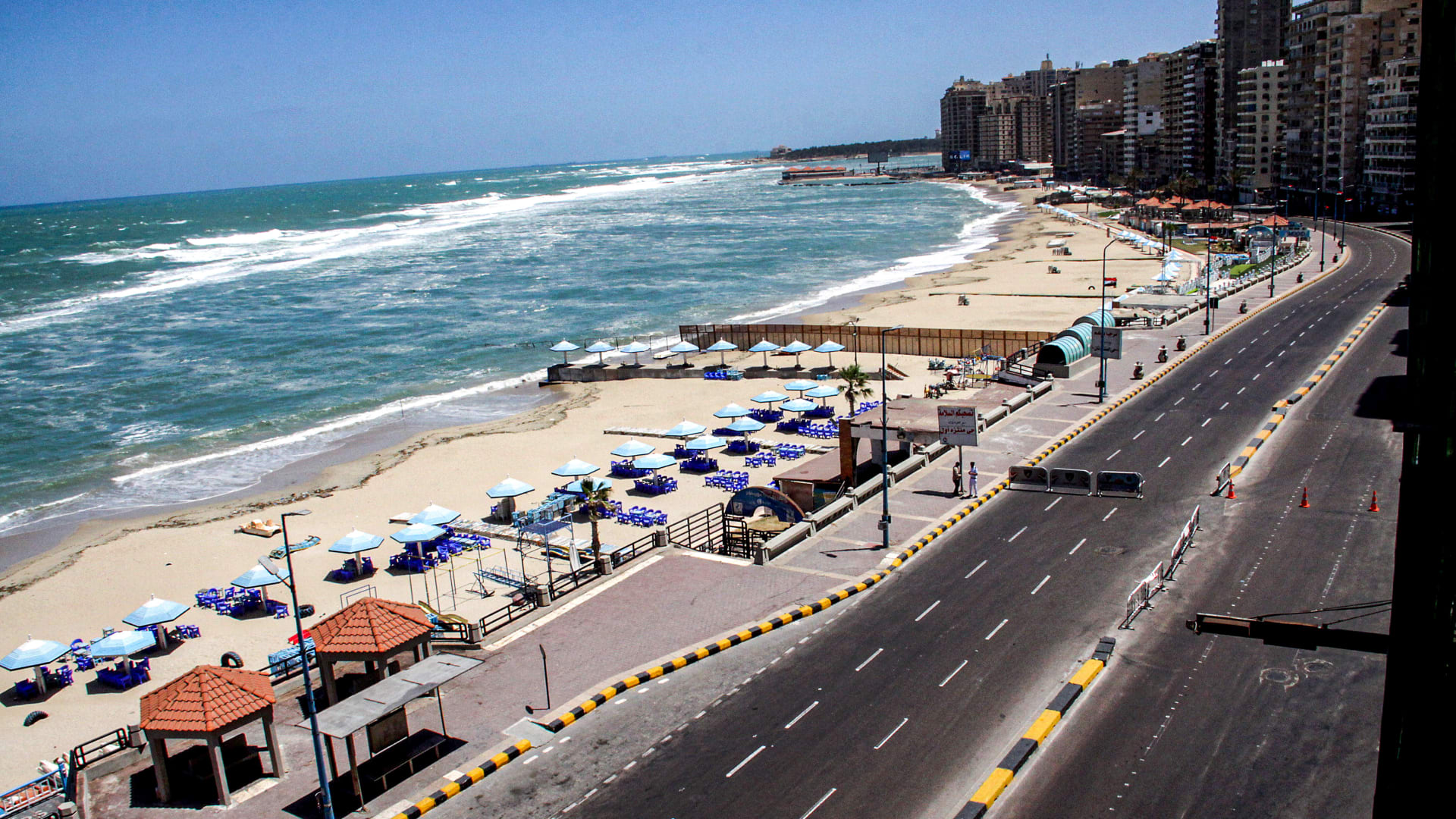 مصر.. مطاردة مثيرة للشرطة لقائد سيارة بعد تسببه في حوادث بالإسكندرية