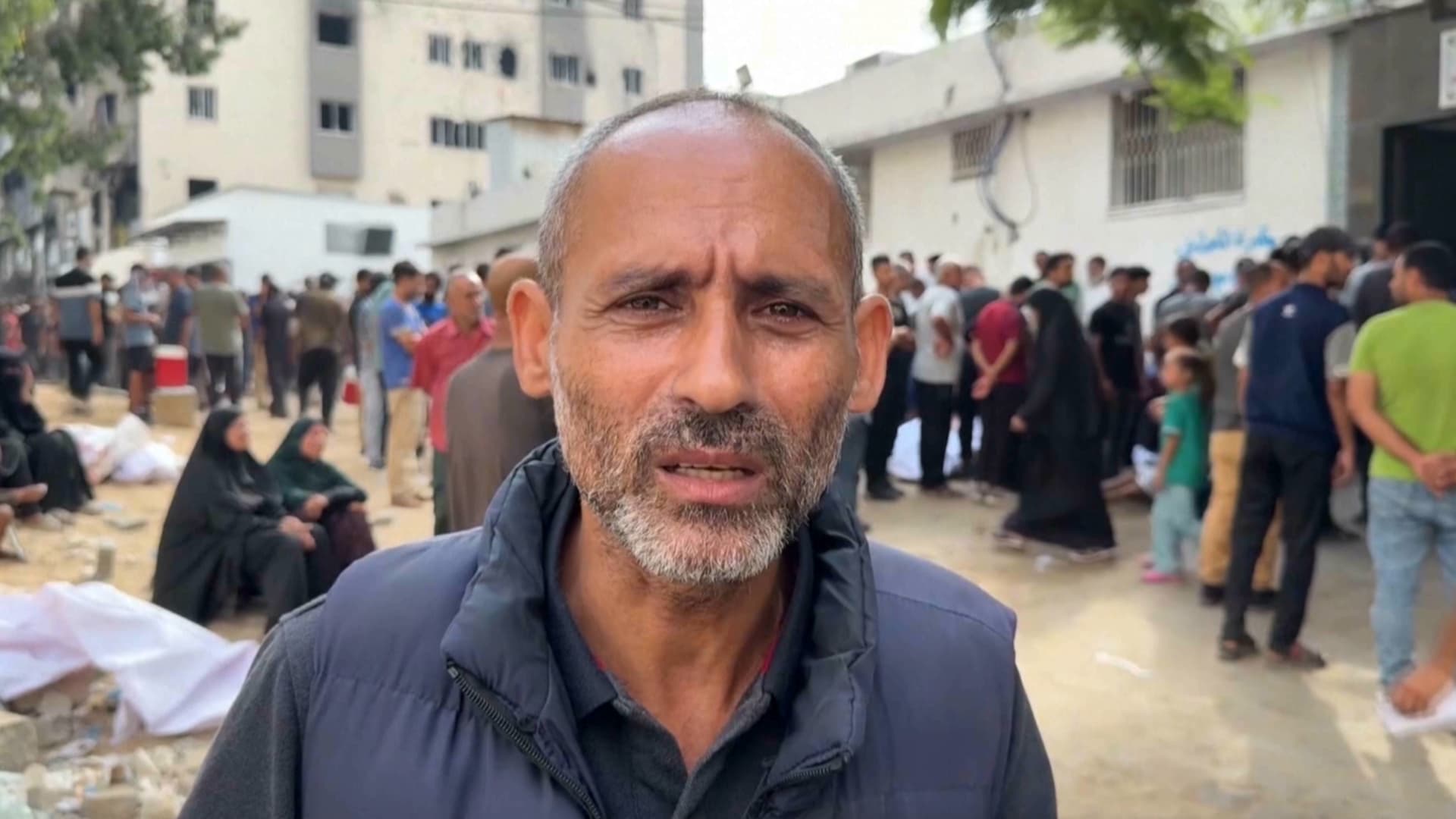 "لا توجد أماكن آمنة".. فلسطيني يرفض نزوحه عن مدينة غزة مع استعداد إسرائيل للتوغل