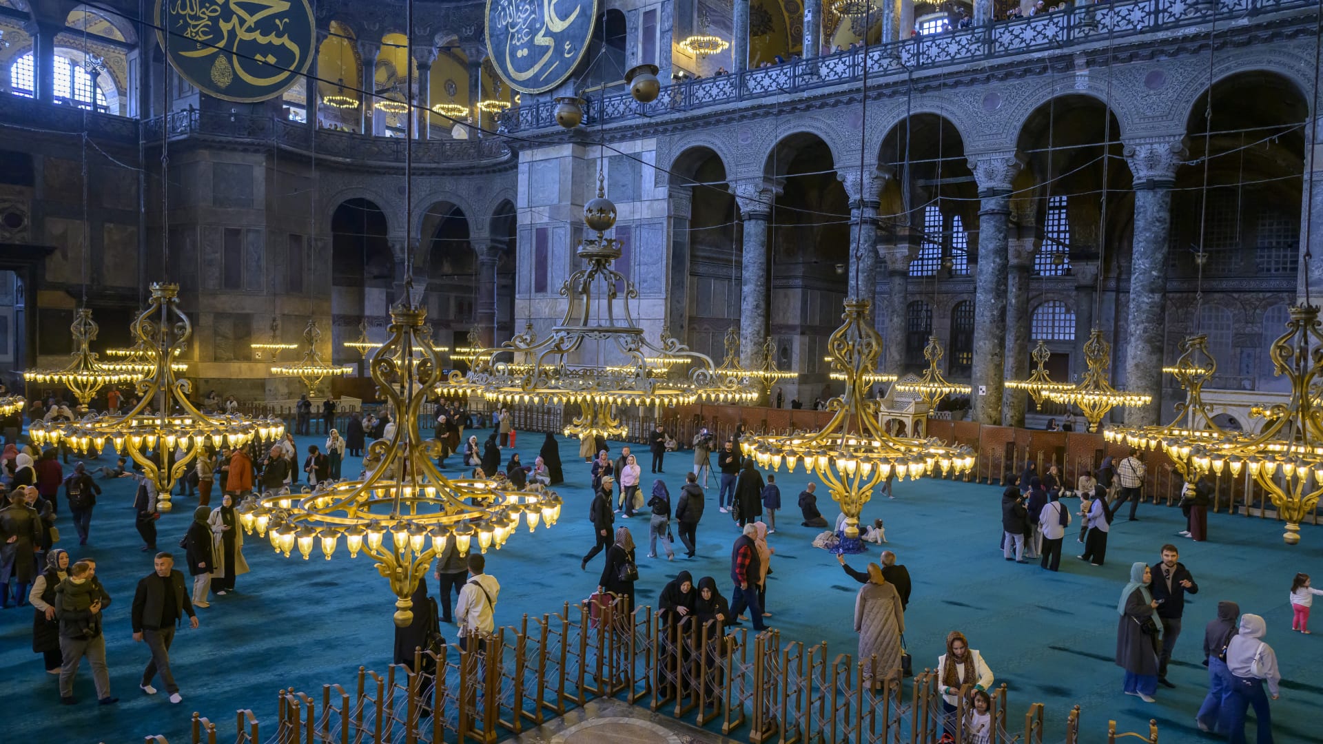 آيا صوفيا الصرح المقدس والشاهد الصامت على سقوط العروش وقيام الدول