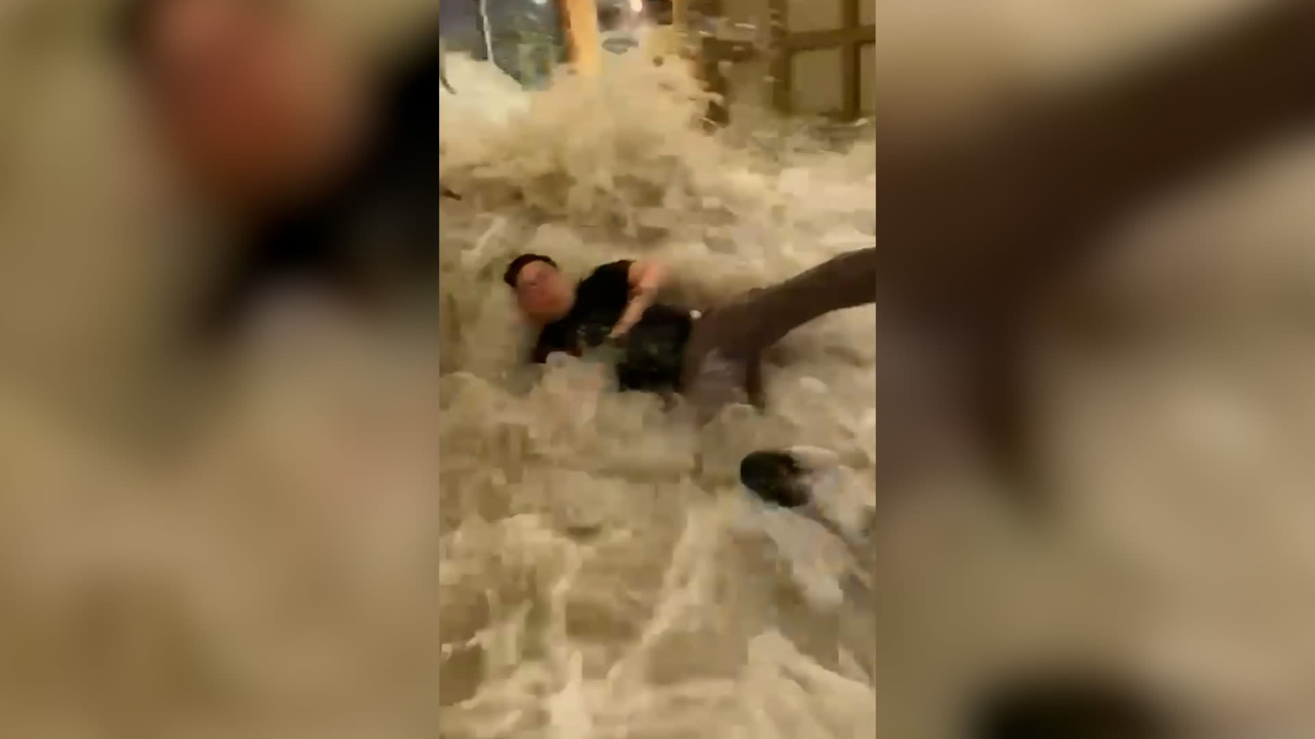 مياه سريعة جرفت الناس.. لحظات مرعبة من داخل فندق بهونغ كونغ وسط إعصار راغاسا