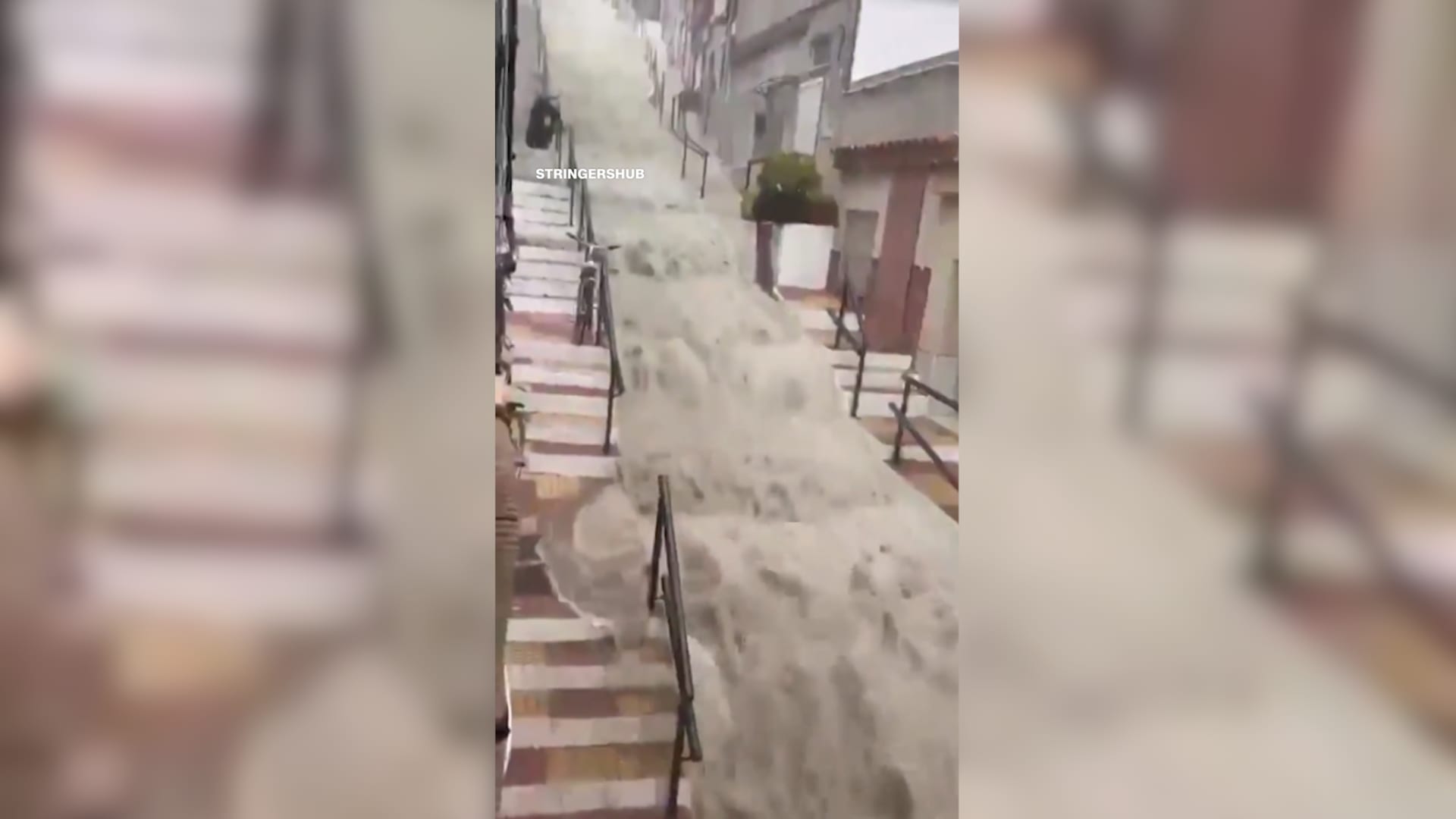 فيديو يظهر فيضانات عارمة تضرب إسبانيا