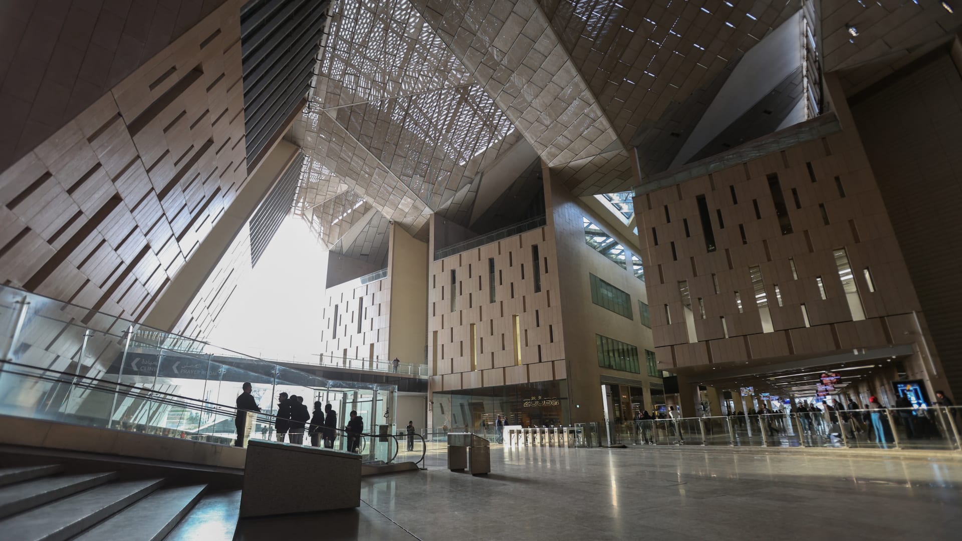 مصر الداخلية تعلن عن التحويلات المرورية خلال حفل افتتاح المتحف الكبير