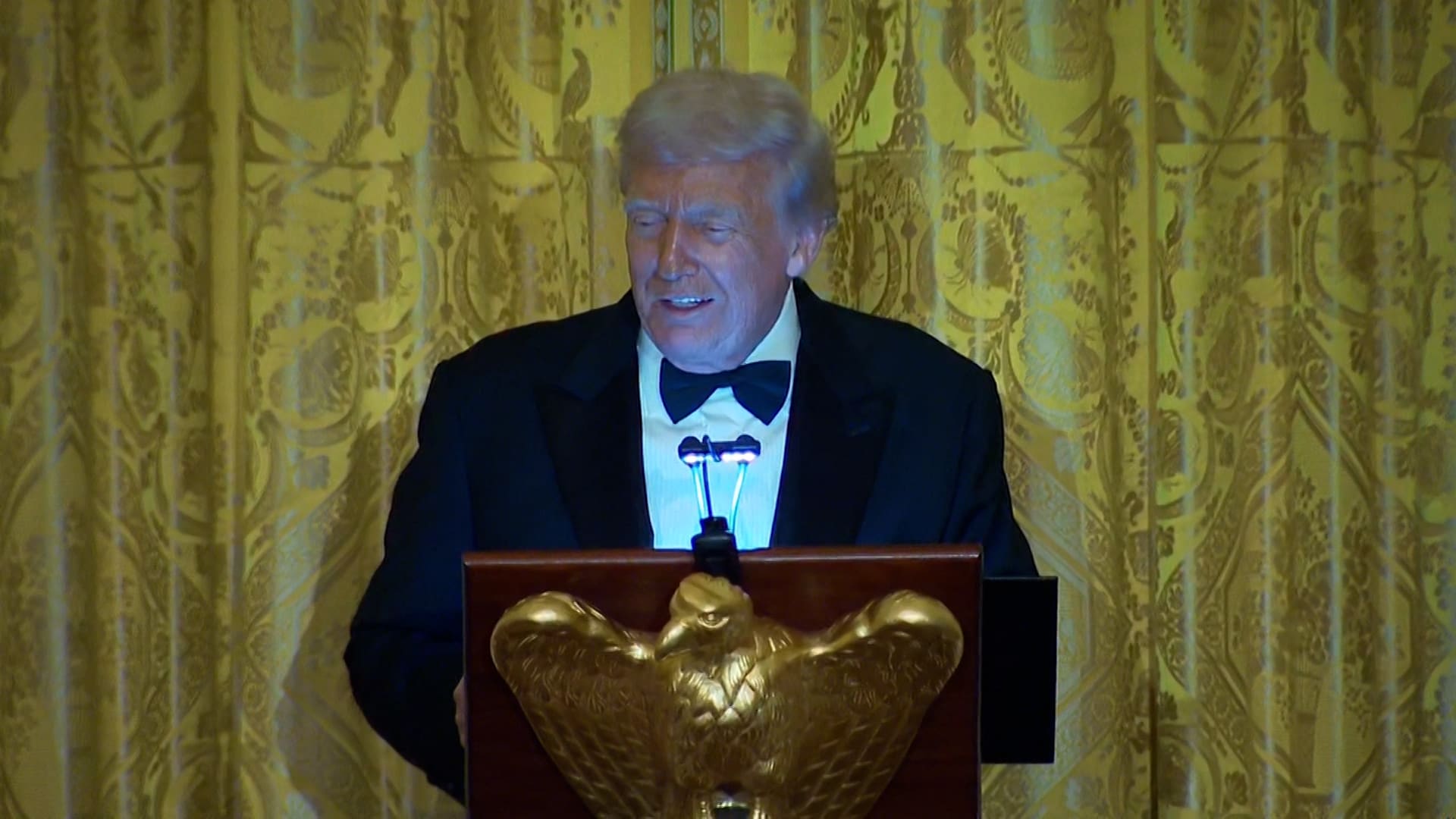 لحظة إعلان ترامب السعودية "حليفًا رئيسيًا من خارج الناتو".. وهكذا علق على رد فعل محمد بن سلمان - CNN Arabic