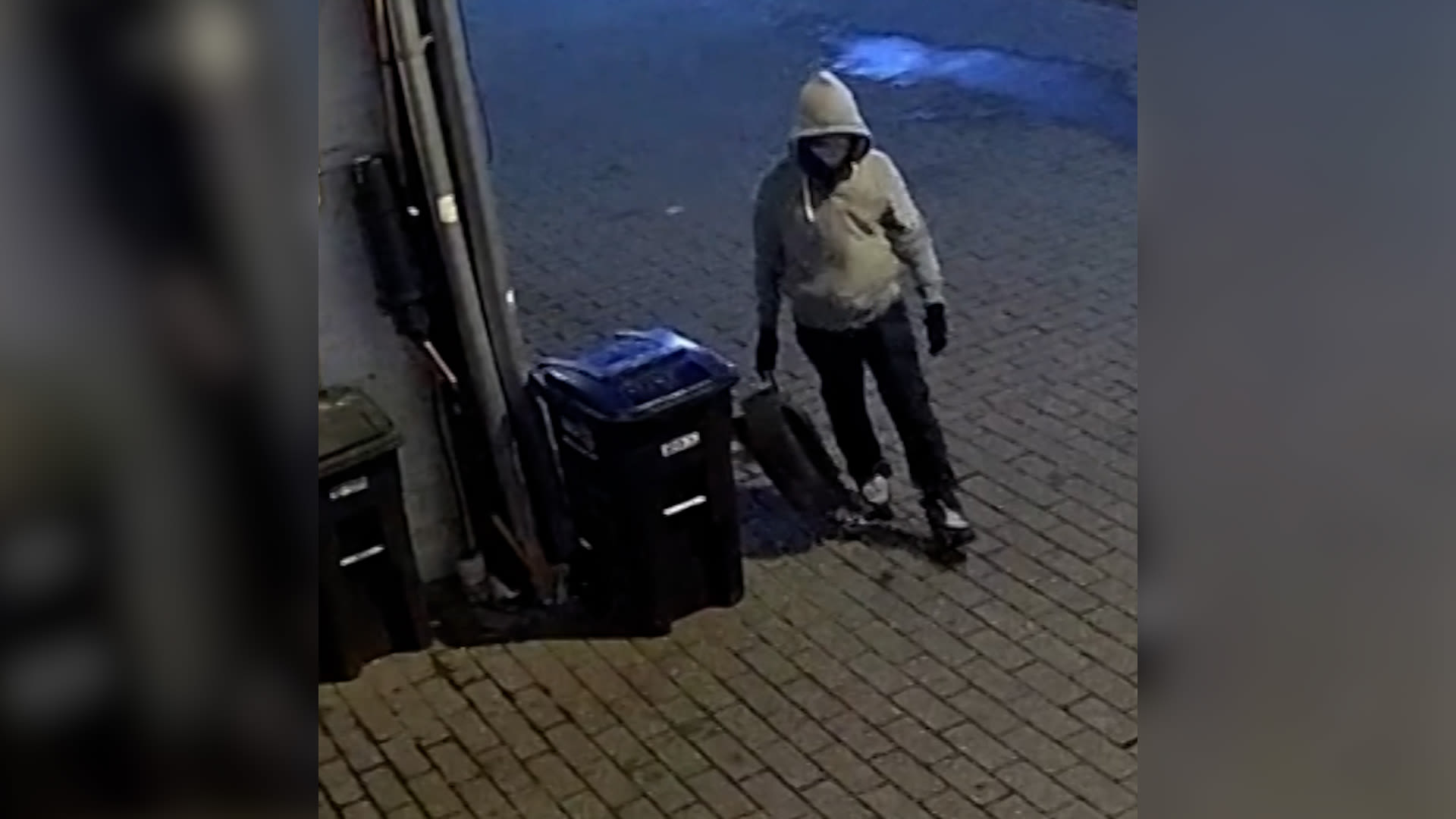 FBI يقبض على رجل للتحقيق بشأن زرع عبوات أنبوبية ناسفة بواشنطن العاصمة