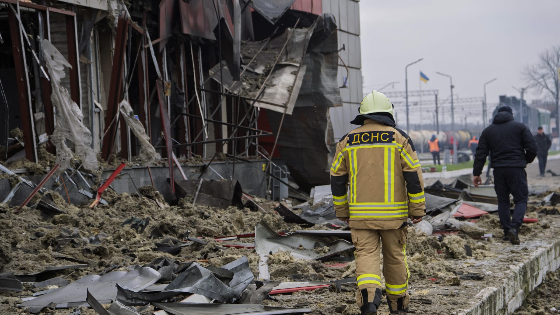 الجيش الأوكراني يعلن استهدافه إحدى أكبر مصافي النفط الروسية