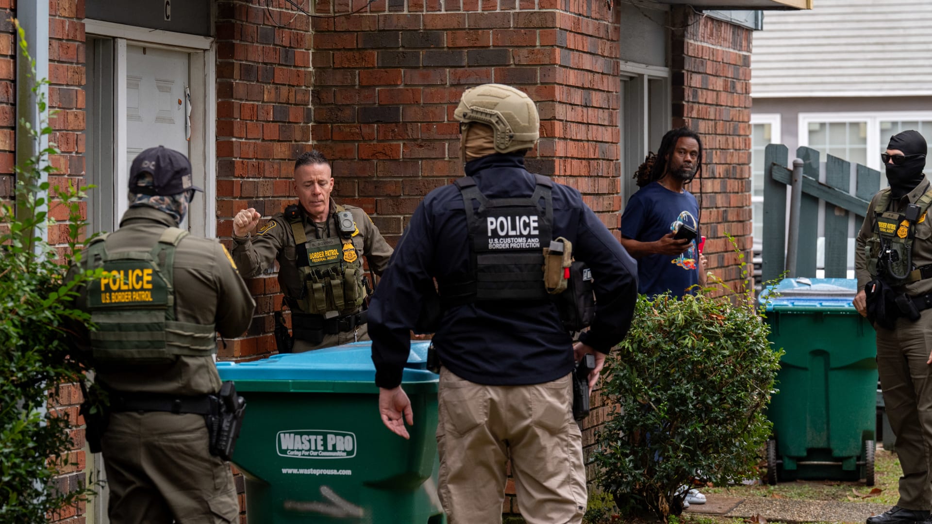 أمريكا.. بيانات تظهر اعتقال نحو 75 ألف شخص ليس لديهم أي سجلات جنائية