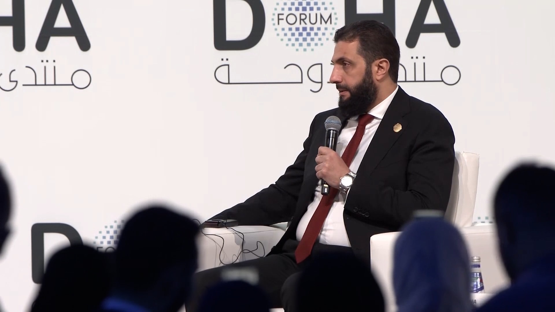 "وفينا بوعودنا".. شاهد ما قاله أحمد الشرع لـCNN بعد عام من سقوط نظام الأسد