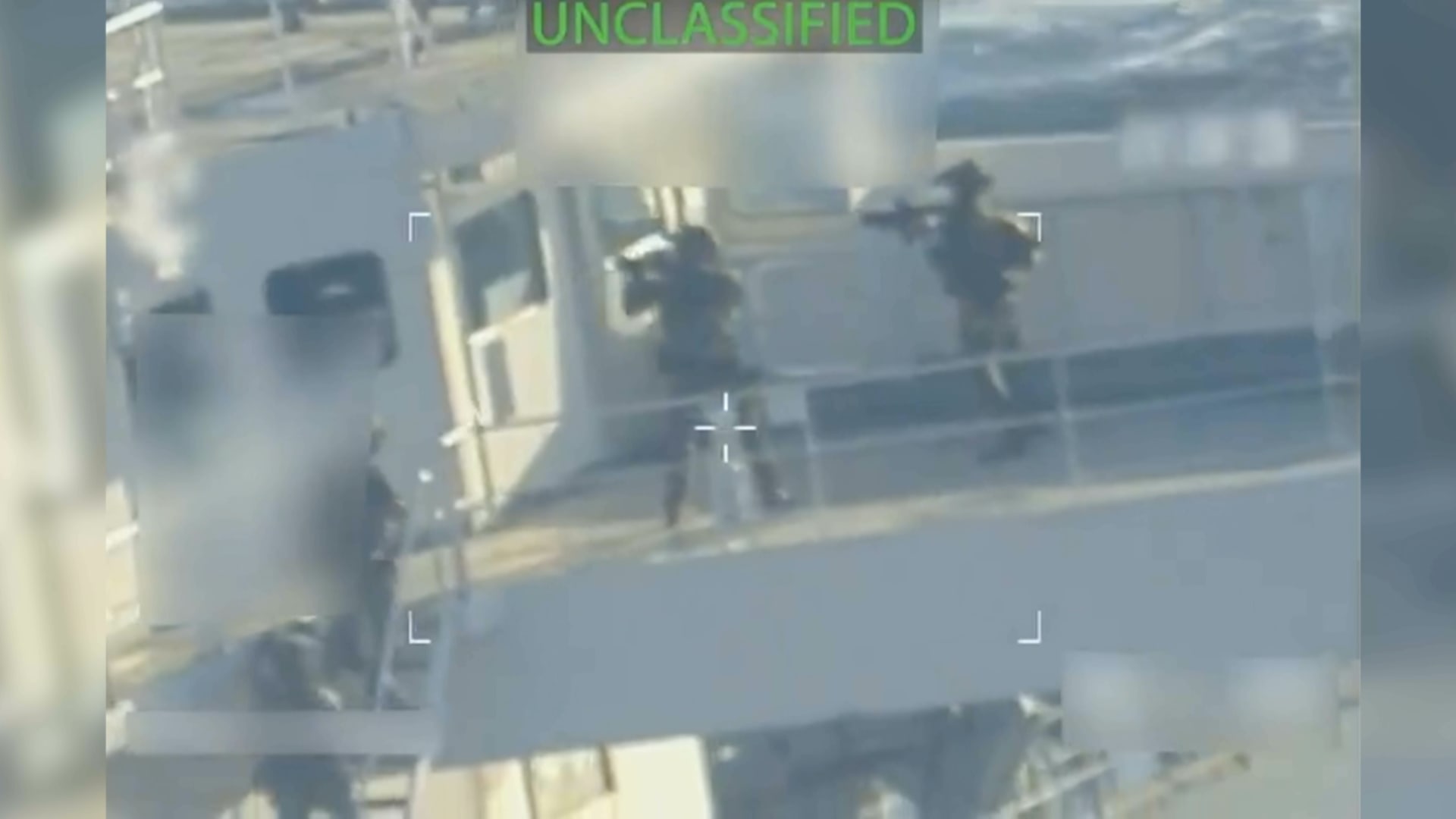 فيديو لحظة استيلاء قوات خاصة أمريكية على ناقلة نفط قبالة سواحل فنزويلا