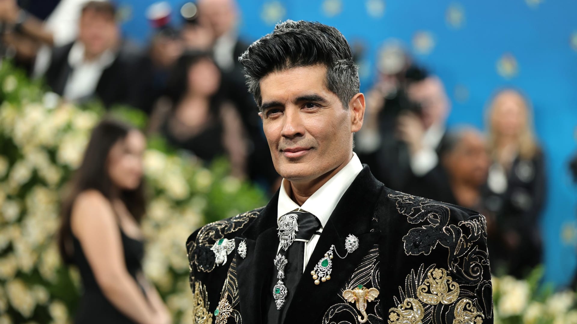 فلسفة خاصة لمصمم هندي في تنظيم الحفلات الضخمة وتقديم الهدايا