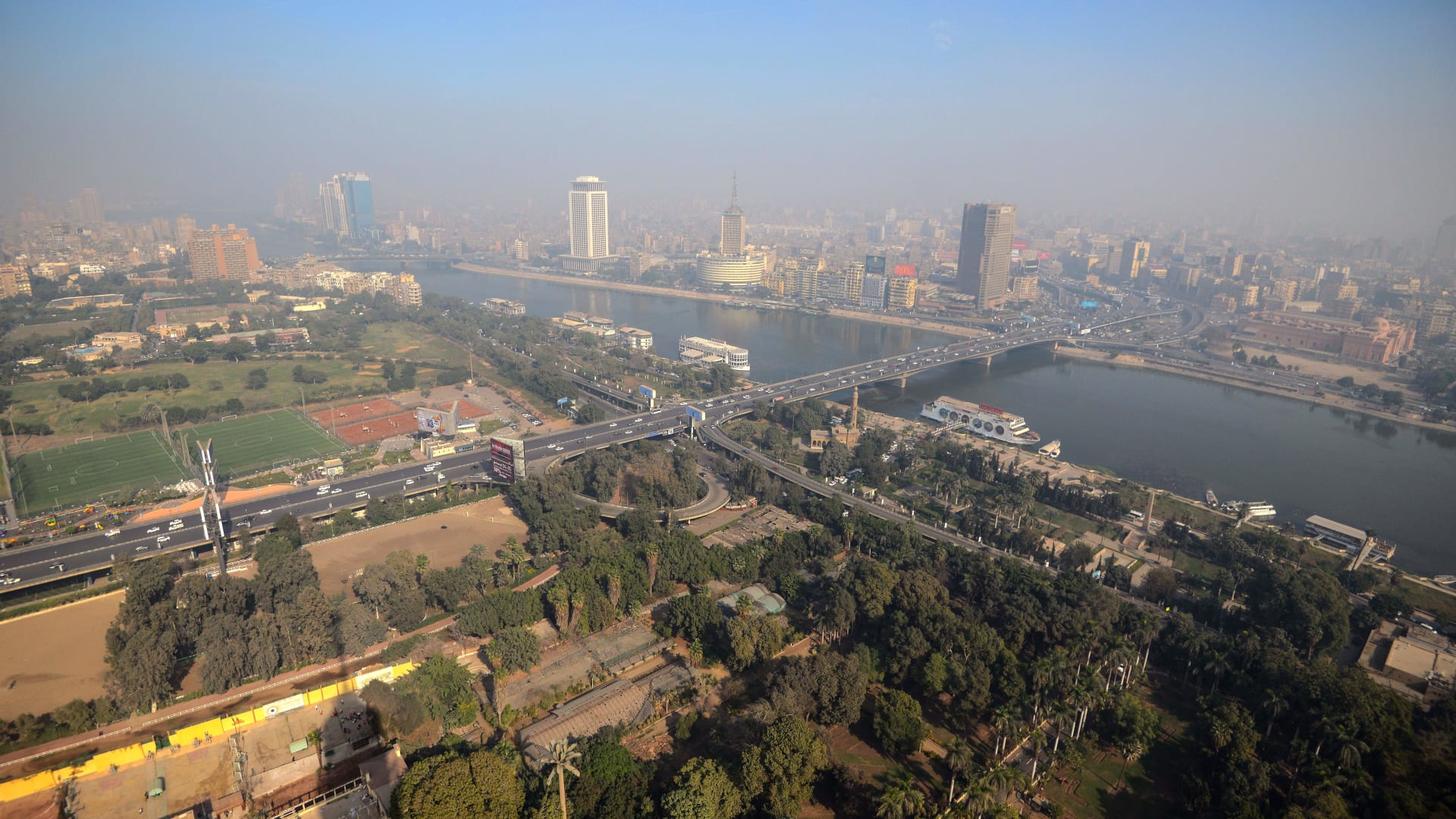 من هو البروفيسور عبّاس الجمل الفائز بجائزة "نوابغ العرب"؟