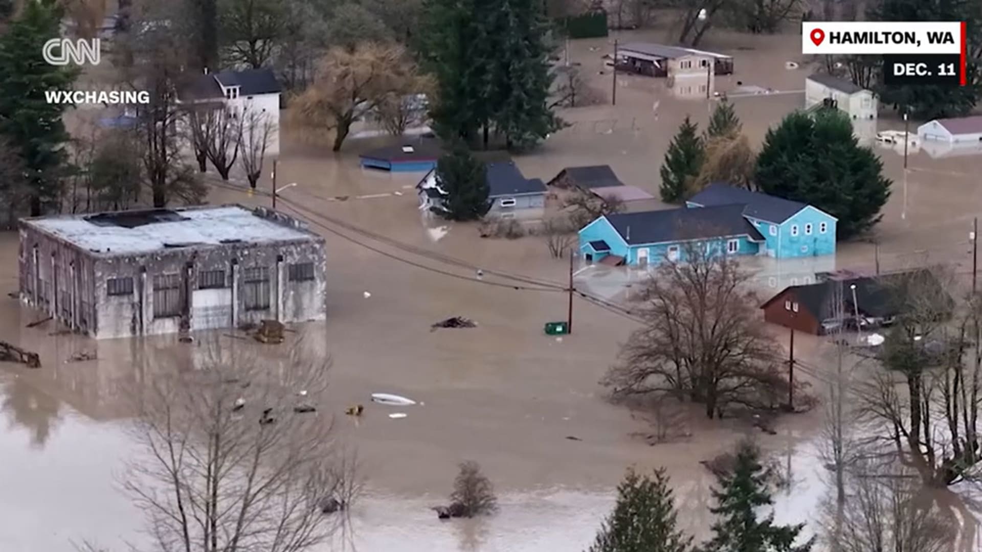 فيضانات واشنطن.. المياه تصل سقوف منازل وتكسر أرقاما قياسية