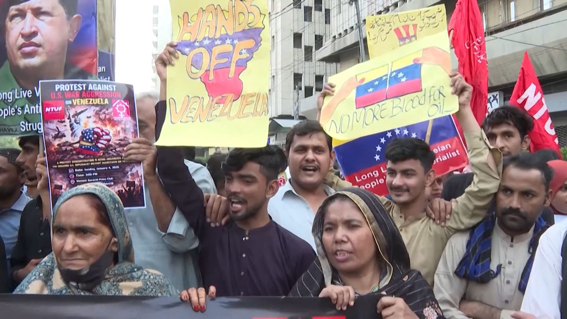 بينها الهند وباكستان وتركيا.. احتجاجات بدول حول العالم ضد اعتقال أمريكا لمادورو بفنزويلا