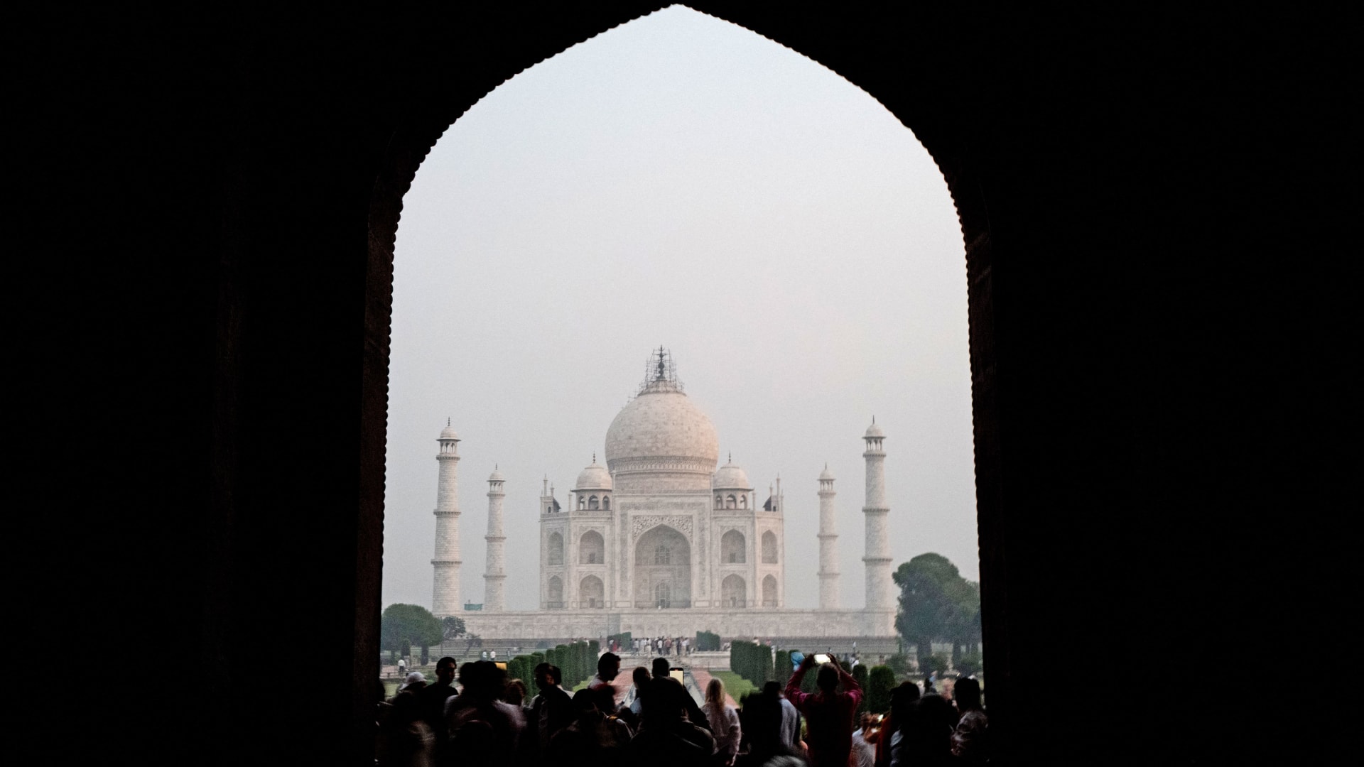 قصة الحب وراء تاج محل.. لماذا تتعدّد الروايات حول من شيّده؟