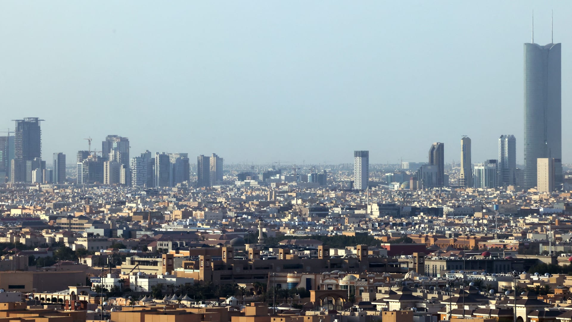 السعودية.. الداخلية تعلن تنفيذ "حد الحرابة" في يمني الجنسية وتكشف عن اسمه وجرائمه