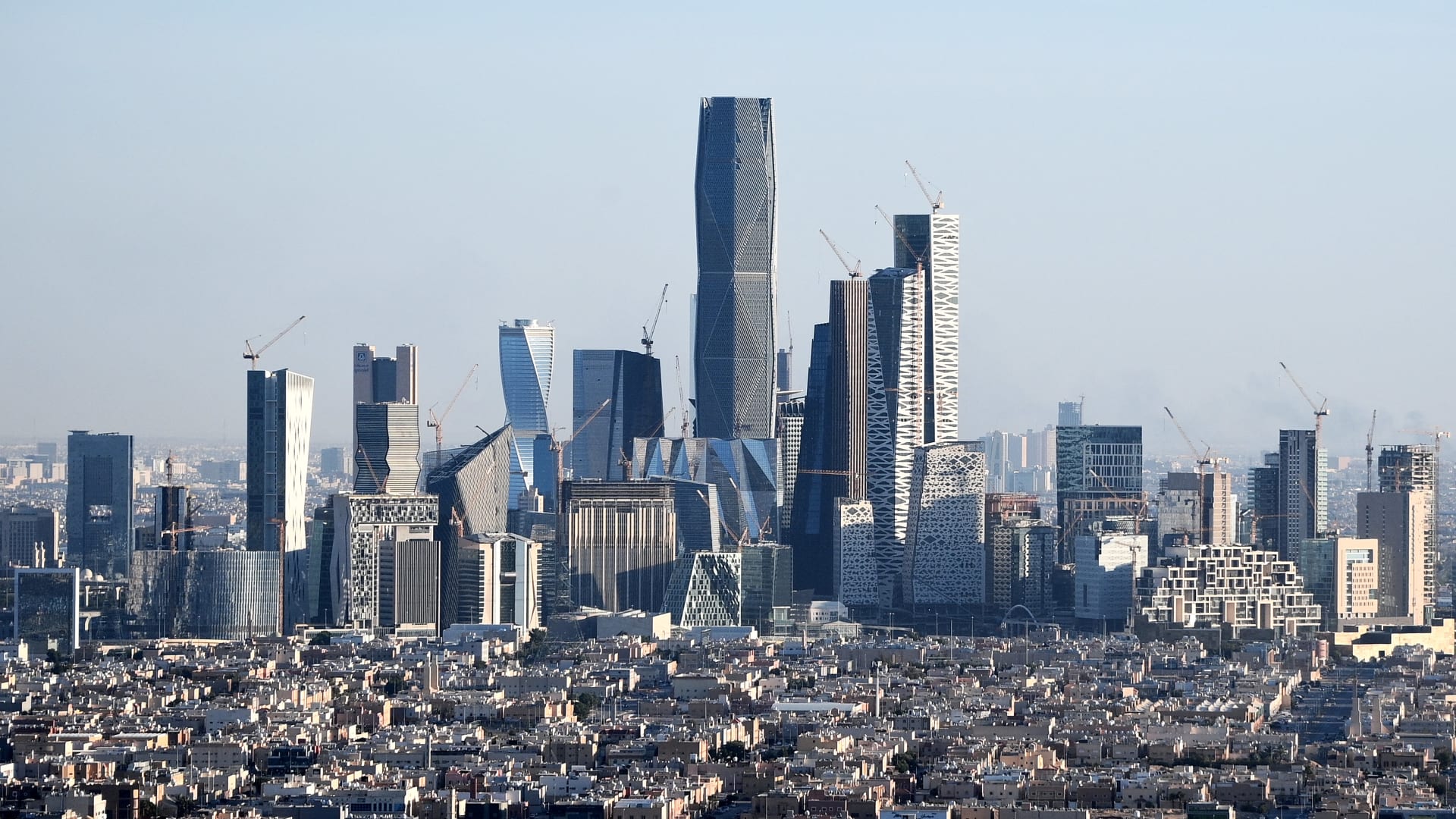 السعودية: الداخلية تعلن إعدام 3 مواطنين وتنشر أسماءهم و"جرائمهم الإرهابية"