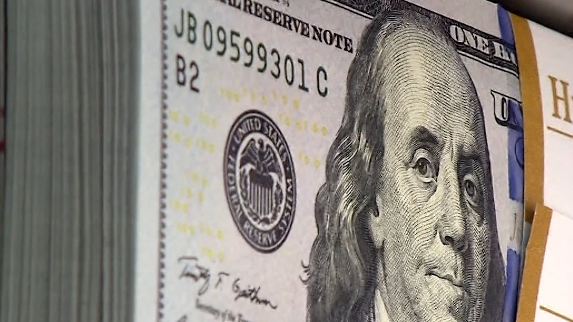 الأسعار قد تبدأ بالارتفاع في عام 2026 بسبب تعريفات ترامب الجمركية