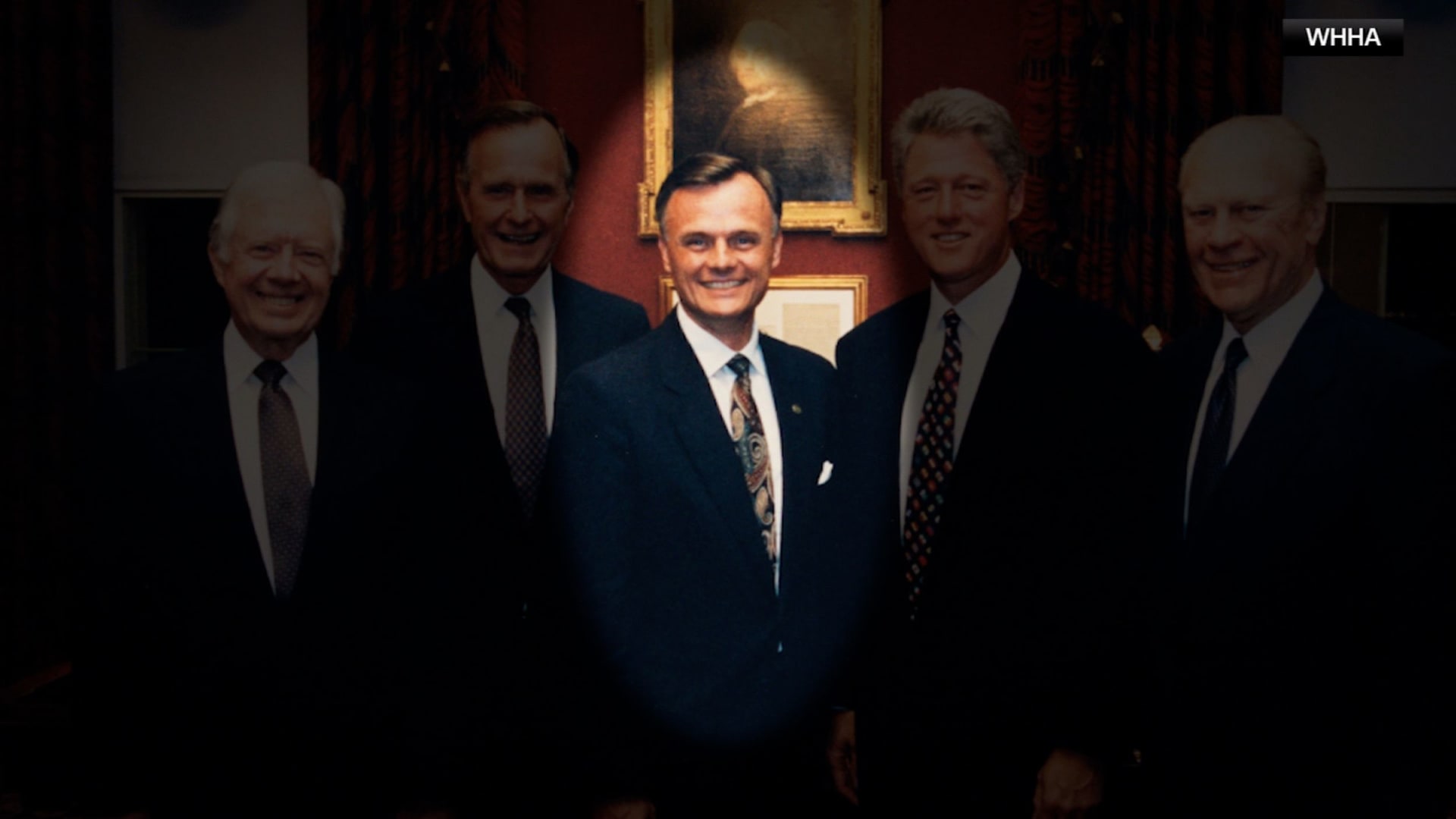 في البيت الأبيض منذ عصر نيكسون.. كبير خدم رؤساء أمريكا الأسبق يكشف لأول مرة كواليس ما يحدث بواشنطن