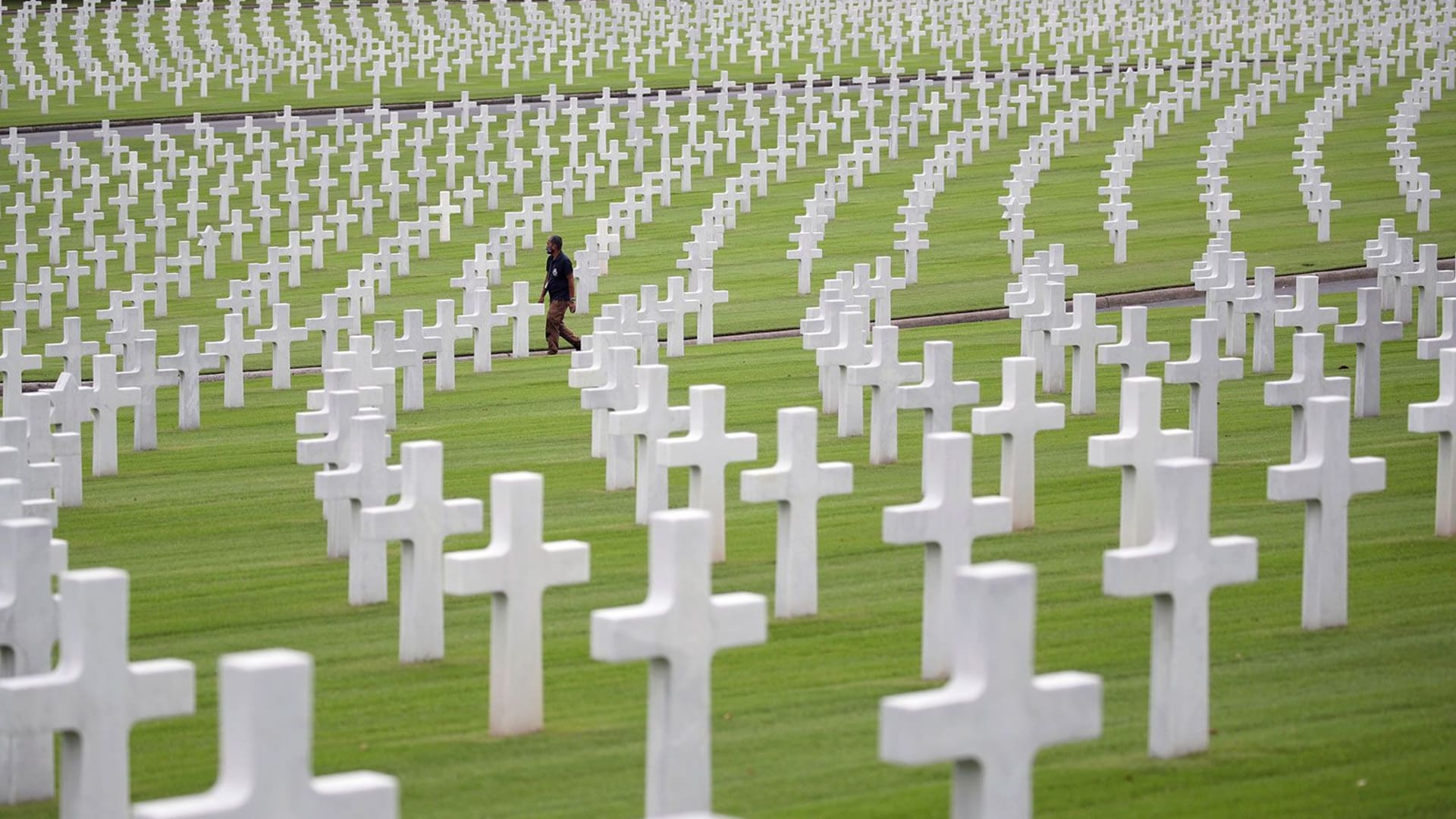 مقبرة ضخمة توثق أهوال الحرب العالمية الثانية ويقول بعض الزوار إنّها "مسكونة"