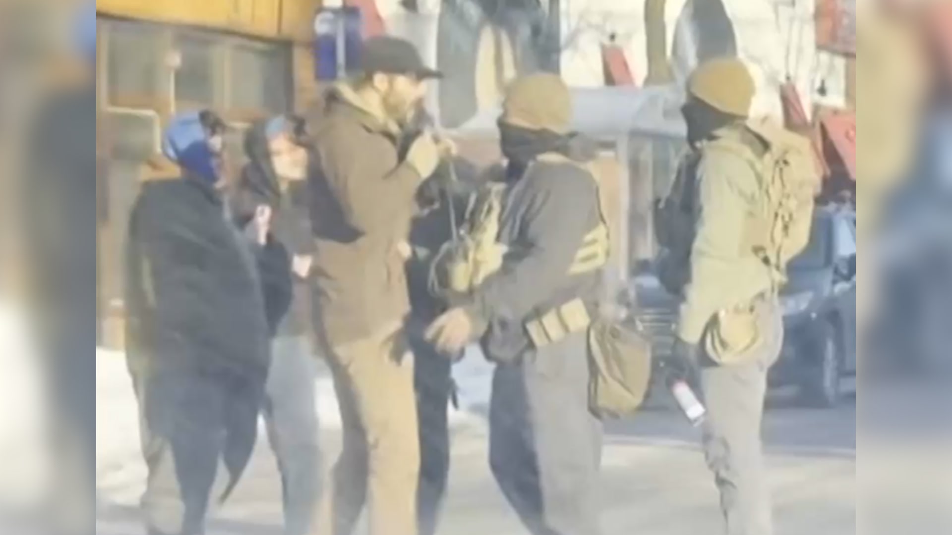 مقاطع فيديو تكشف لحظات سبقت نزع عملاء فيدراليين لسلاح يُزعم أنه كان بحوزة بريتي