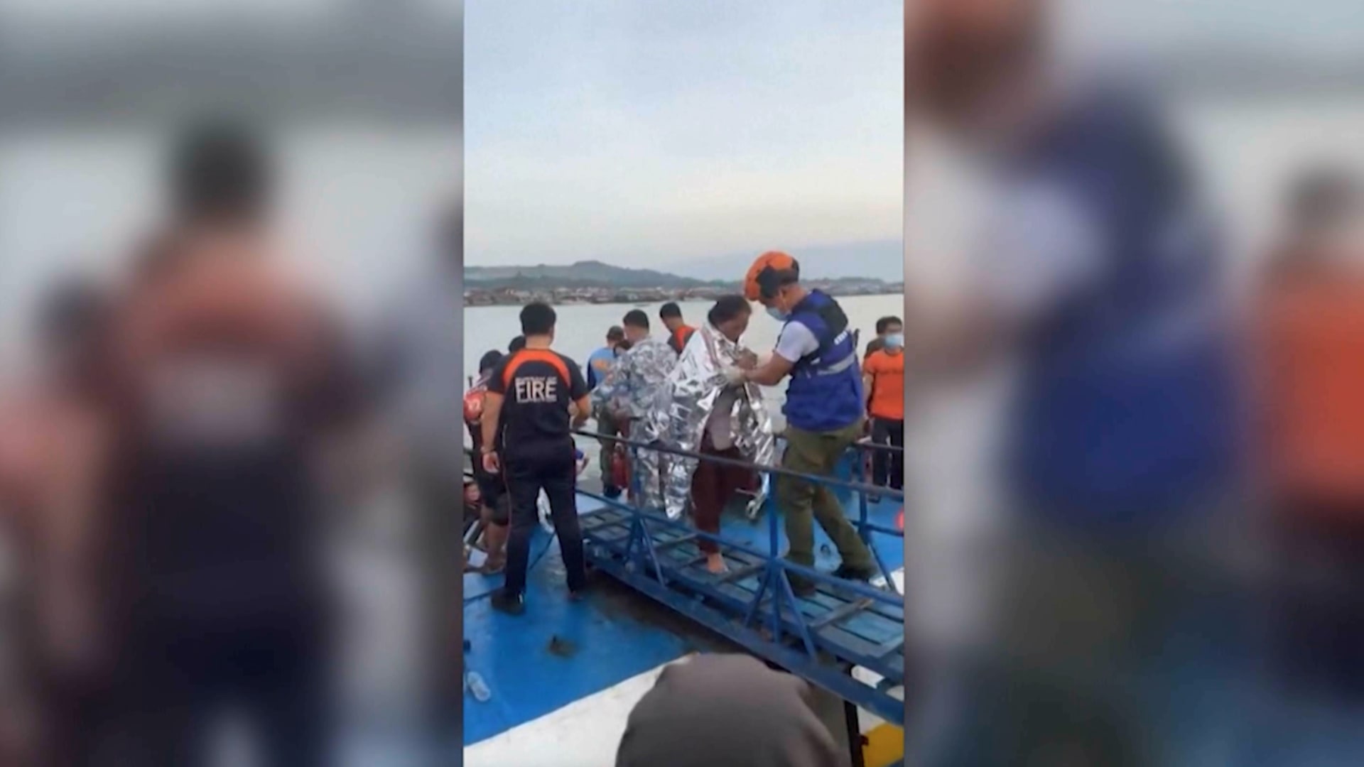 إنقاذ وانتشال لركاب بعد غرق عبّارة جنوب الفلبين تُقل 350 شخصًا على متنها