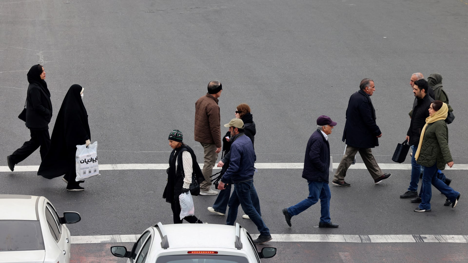 خبراء: عودة جزئية للإنترنت في إيران بعد 20 يومًا من الانقطاع