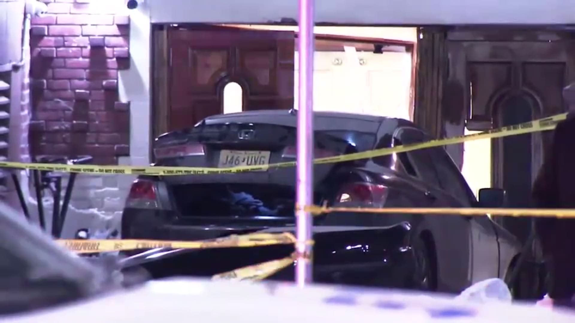 شرطة نيويورك تفتح تحقيقًا في جريمة كراهية إثر حادث صدم سيارة لمقر حركة "حباد" يهودية