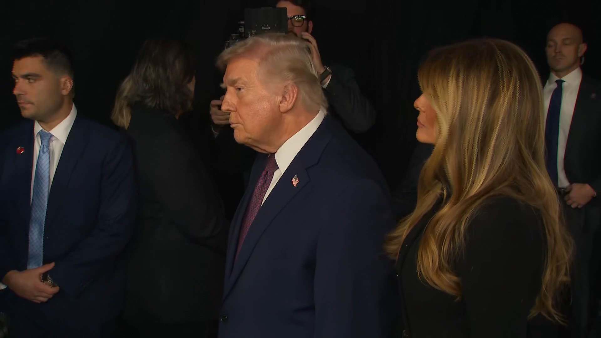 ترامب يكشف عن رسالة نقلها لإيران ويهدد بتحرّك عسكري ضدها