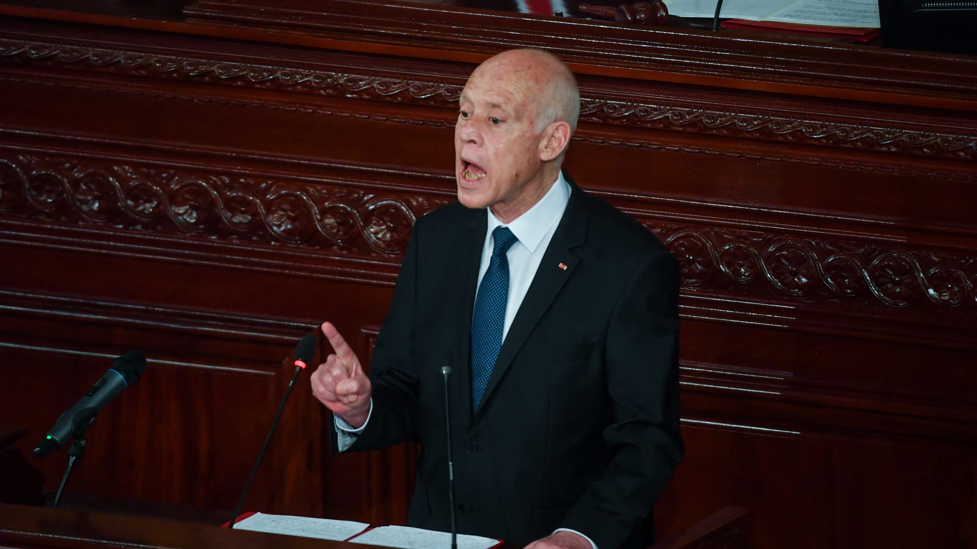 الرئيس التونسي يعلن تمديد حالة الطوارئ حتى نهاية 2026