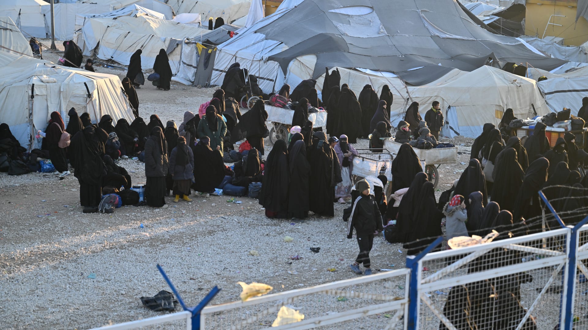 القضاء العراقي يكشف عن عدد سجناء "داعش" الذين تسلمهم من سوريا