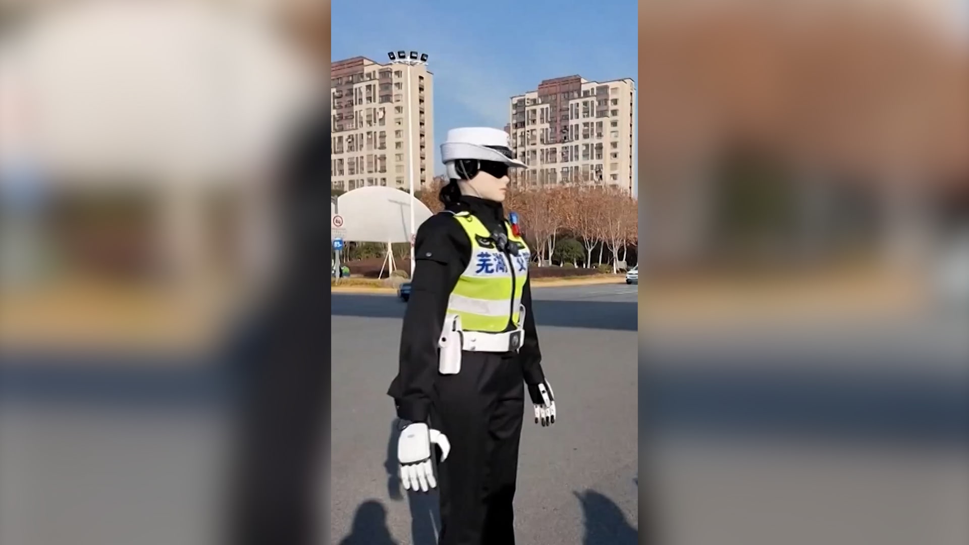 ذكاء اصطناعي يراقب ويتنبأ ويتصرّف.. ضباط شرطة آليون يعملون بشوارع الصين