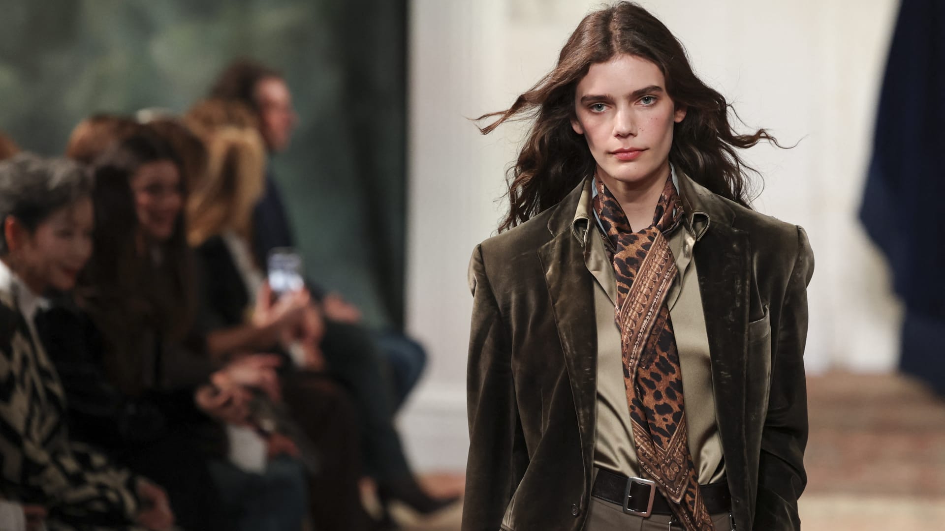 حين يطغى الحنين.. هل تخسر الموضة الأمريكية قدرتها على المفاجأة؟