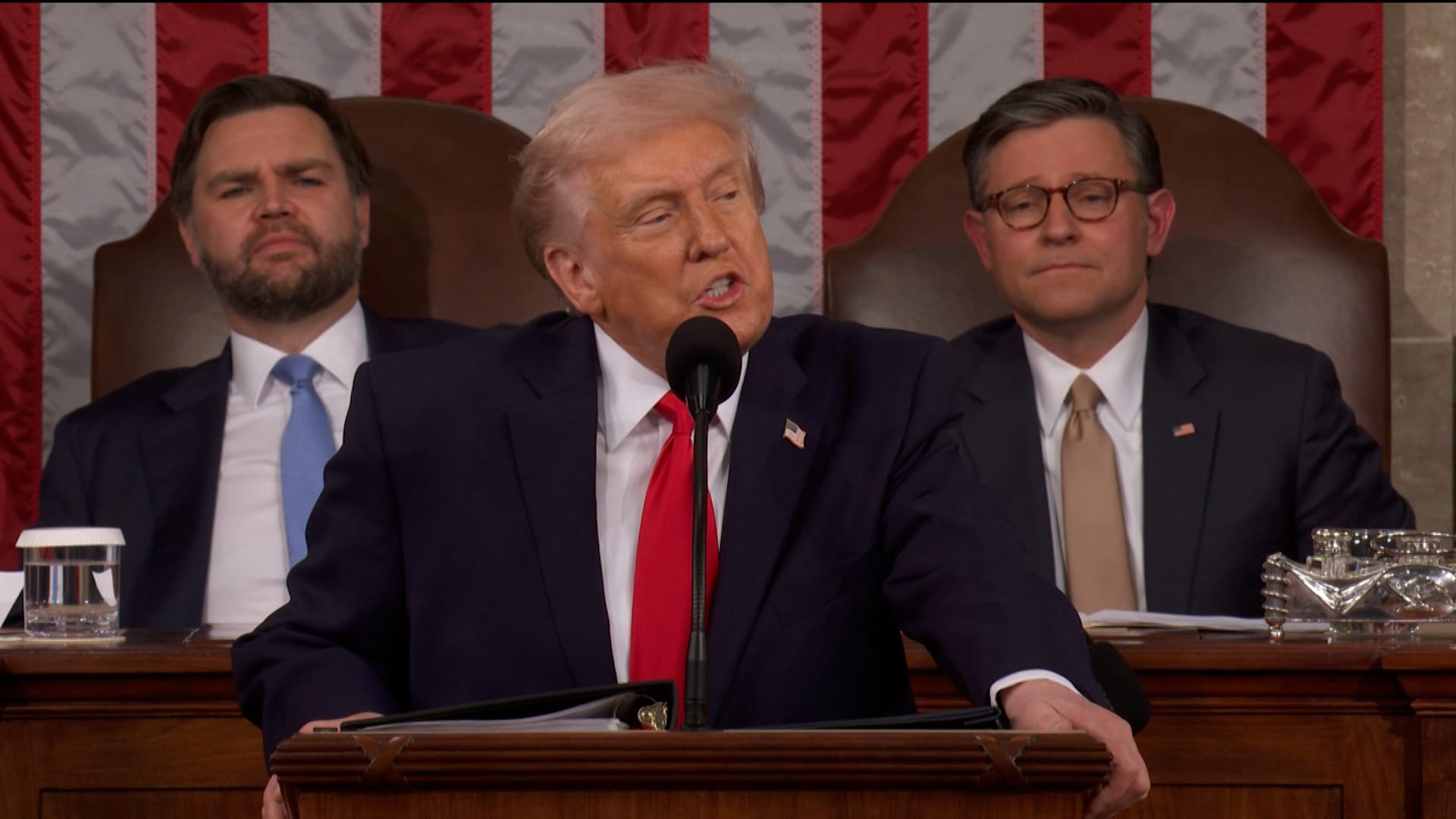 مشاهد متوترة خلال خطاب ترامب.. انسحابات واحتجاجات ومواجهة كلامية غير مسبوقة