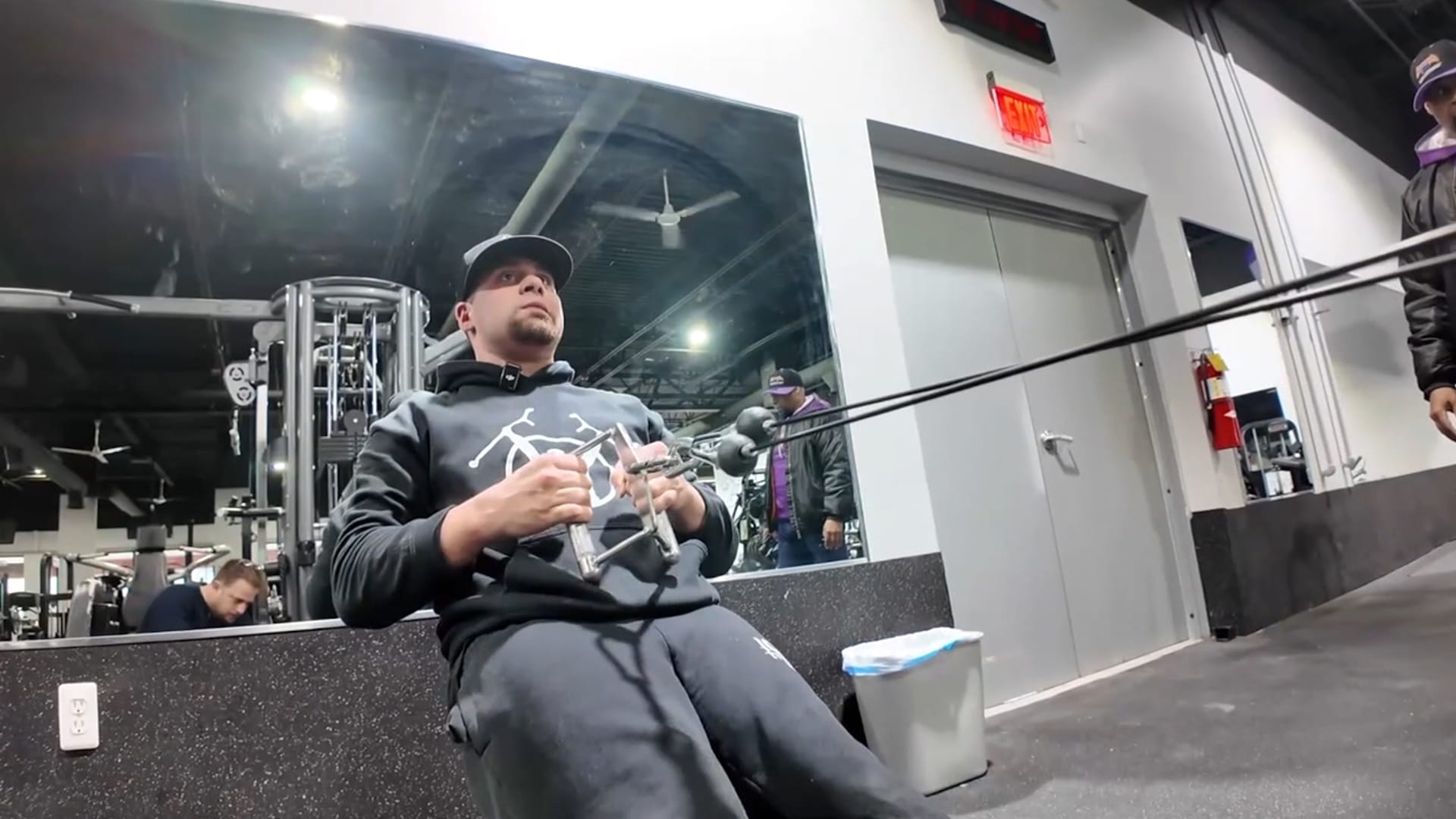 الشلل الدماغي لم يوقفه.. شاب يصنع المستحيل في كمال الأجسام