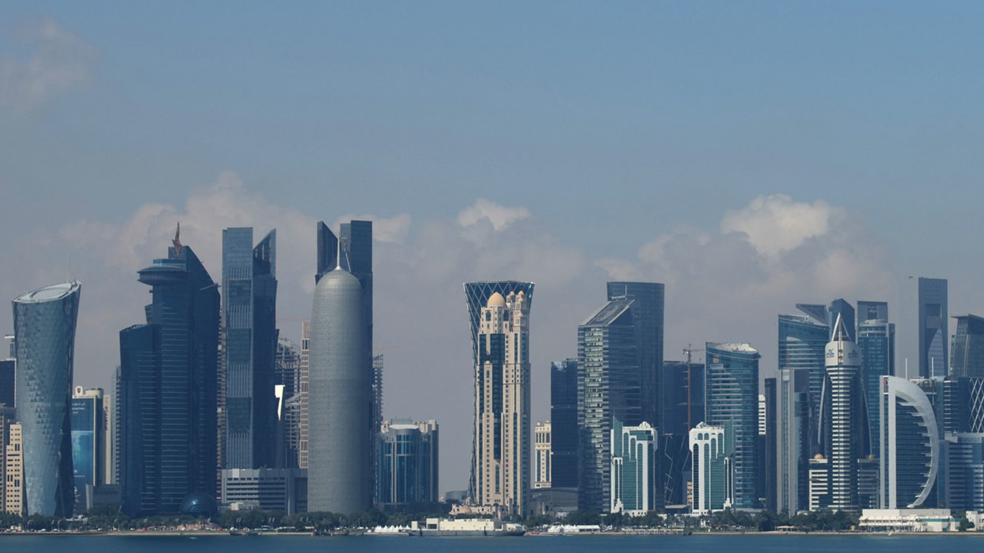 سفارة أمريكا في قطر تصدر توجيهات لرعاياها بعد ضربة إيران