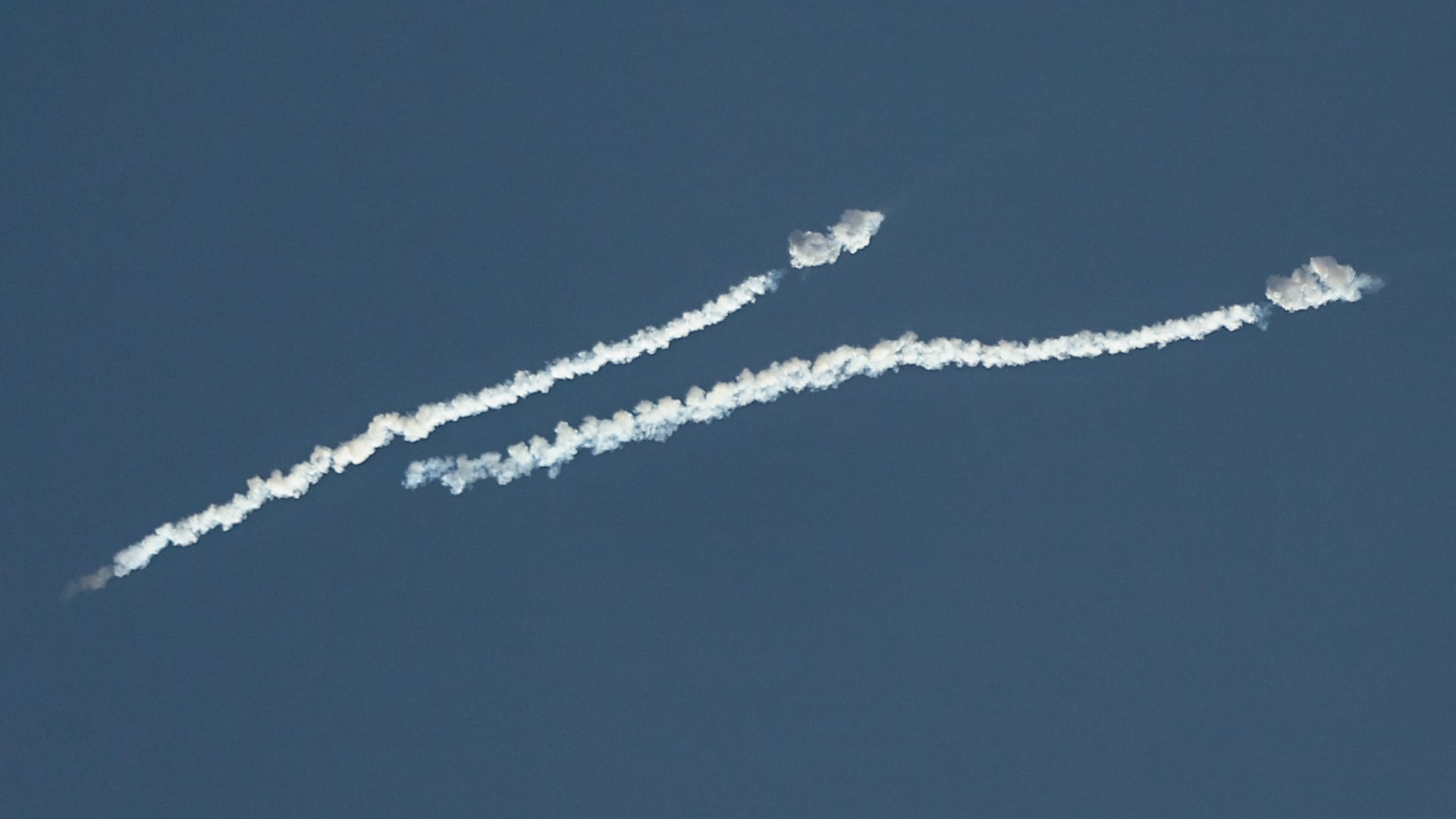 السعودية تدين هجمات إيرانية على الرياض والمنطقة الشرقية: نحتفظ بحق الرد على العدوان