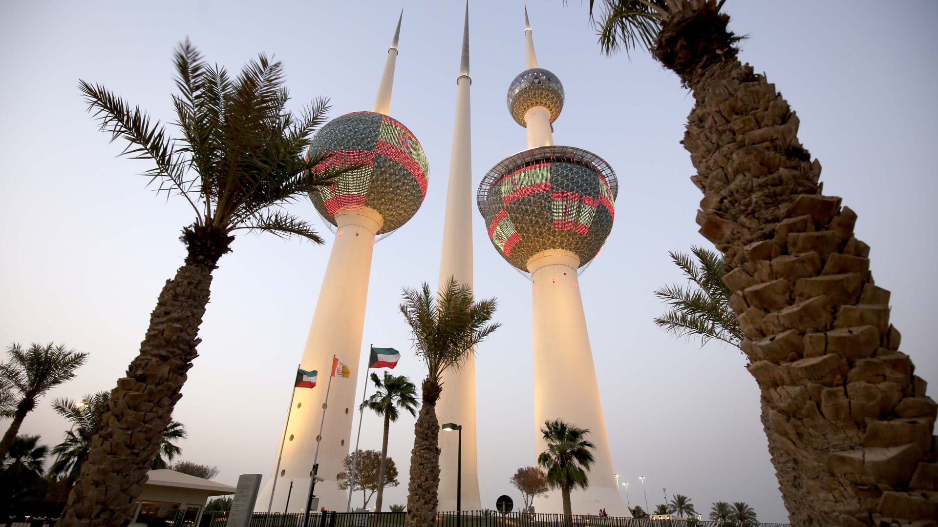 الكويت.. تحطّم طائرة مقاتلة بالقرب من قاعدة جويّة أمريكية