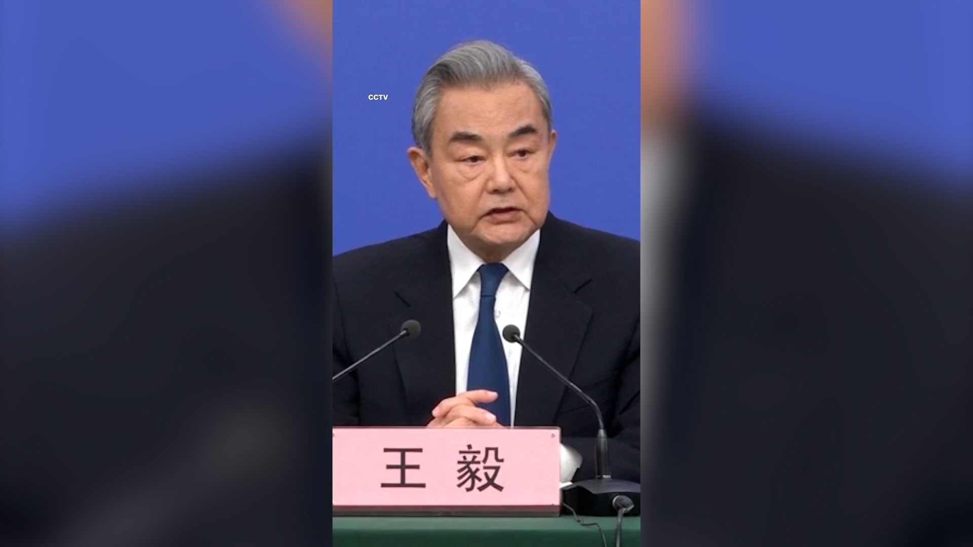 قبل زيارة ترامب.. شاهد وزير خارجية الصين يحذر من انتشار "لهيب الحرب" من إيران