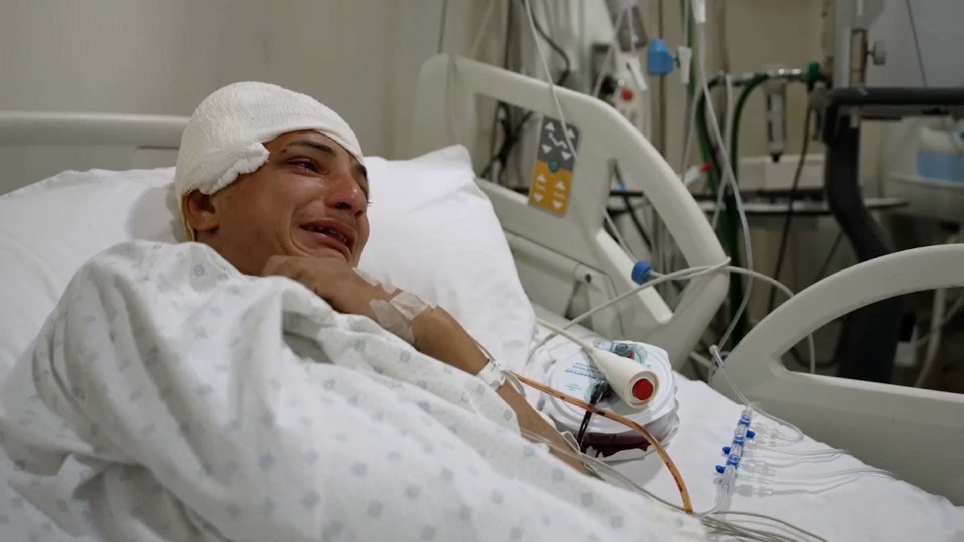 مراهق سوري يصف فقدانه لعائلته في غارة إسرائيلية على لبنان